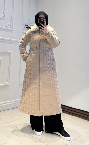 Elva Kapitone Mont/Kaban Koyu Vizon